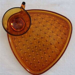 Vintage MCM Lancaster Amber Daisy&Button Snack/Lunch Set